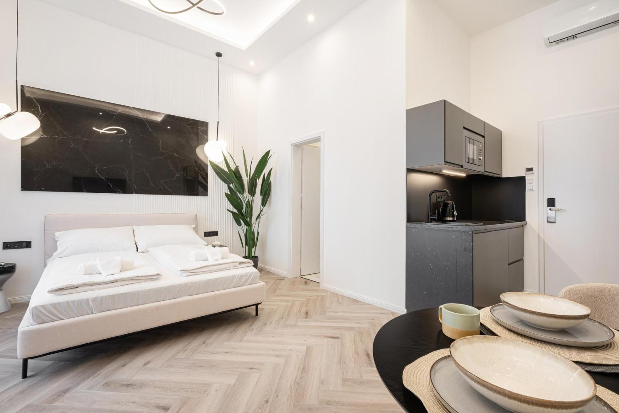 K51 - Kiraly Boutique Residence - Best Location By Bqa บูดาเปสต์ ภายนอก รูปภาพ
