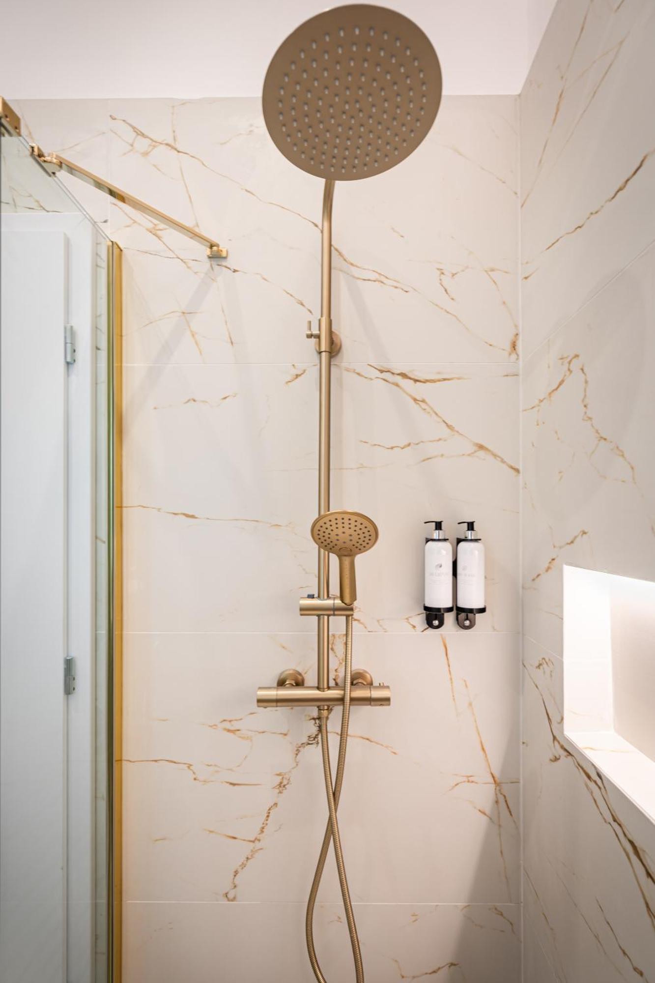 K51 - Kiraly Boutique Residence - Best Location By Bqa บูดาเปสต์ ภายนอก รูปภาพ
